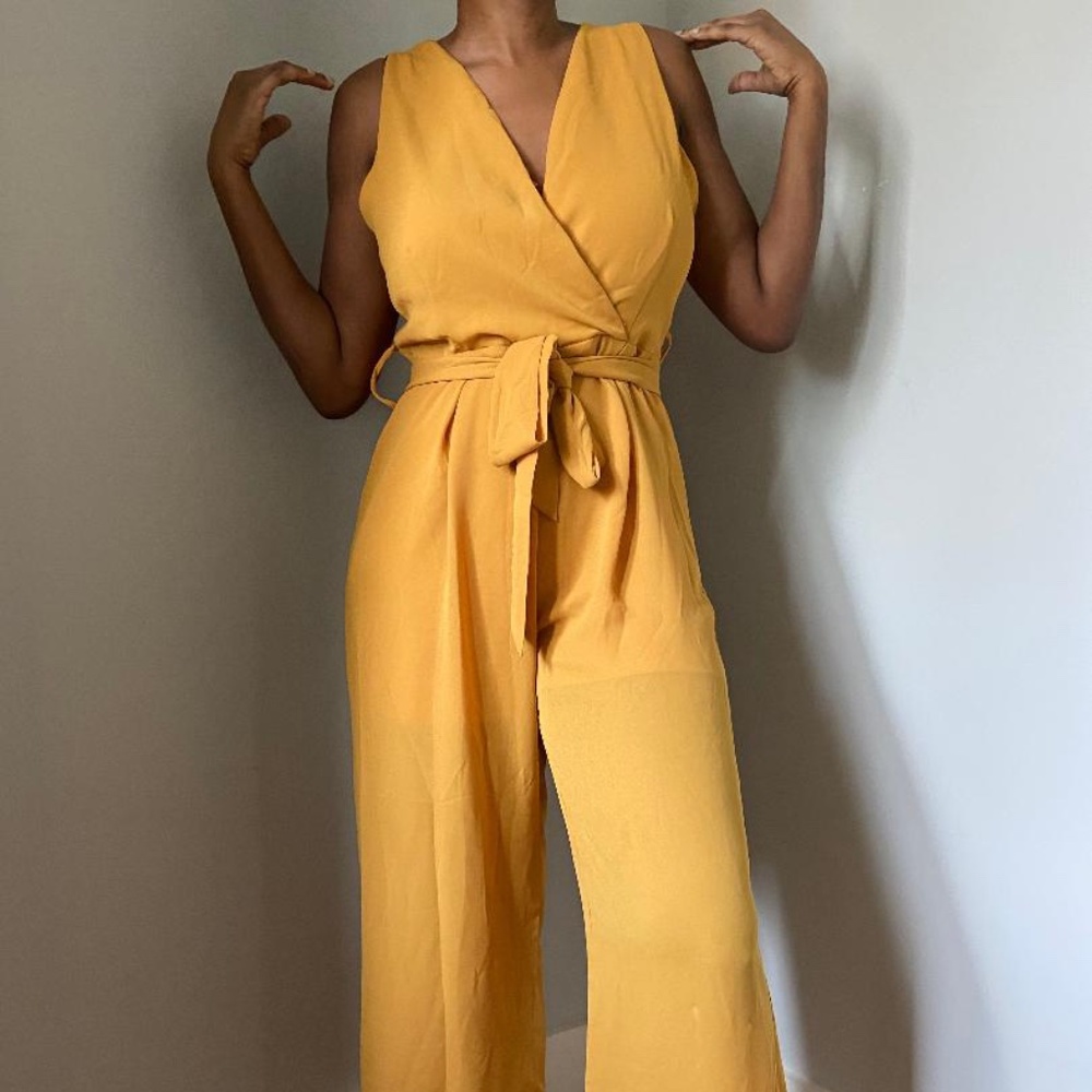 NWOT Sierra Sky Summer V-Neck Jumpsuit Size L